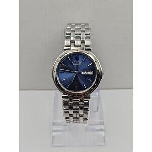 Citizen Quartz 1102 Day Date Blue Sunburst Dial Steel Bracelet New Battery Japan